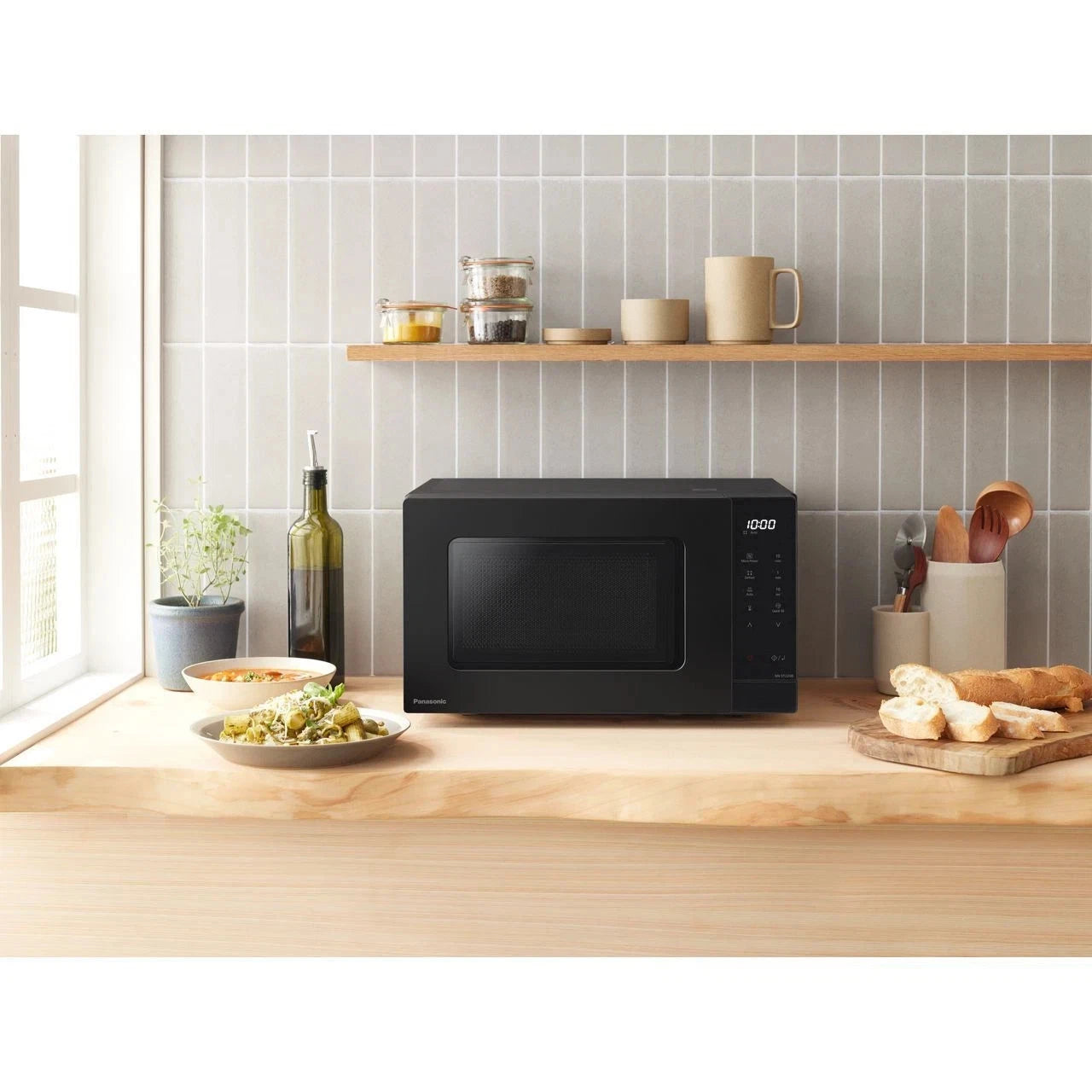 Panasonic NN-ST22QBBPQ 800 Watt 20 Litres Free Standing Microwave Black